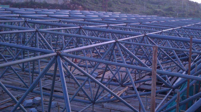 北流概述网架加工中对钢材的质量的过细恳求